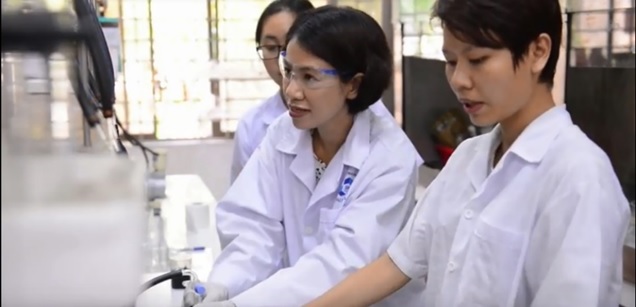 Cơ chế kích hoạt phản ứng tự lành của vật liệu polymer