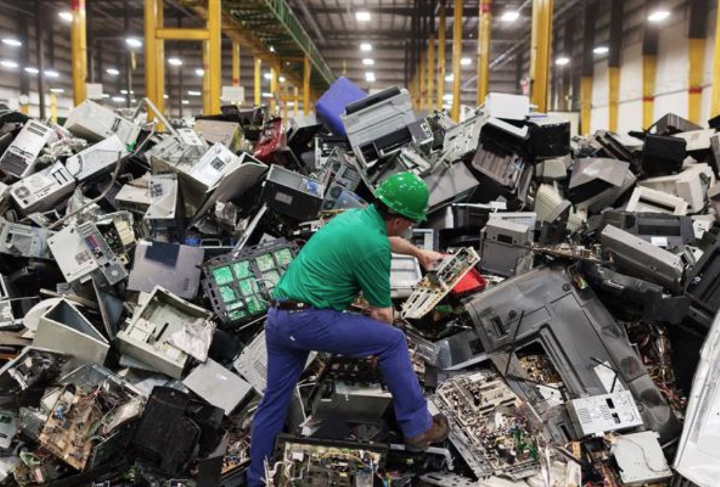 Đông Nam Á với bài toán rác thải điện tử