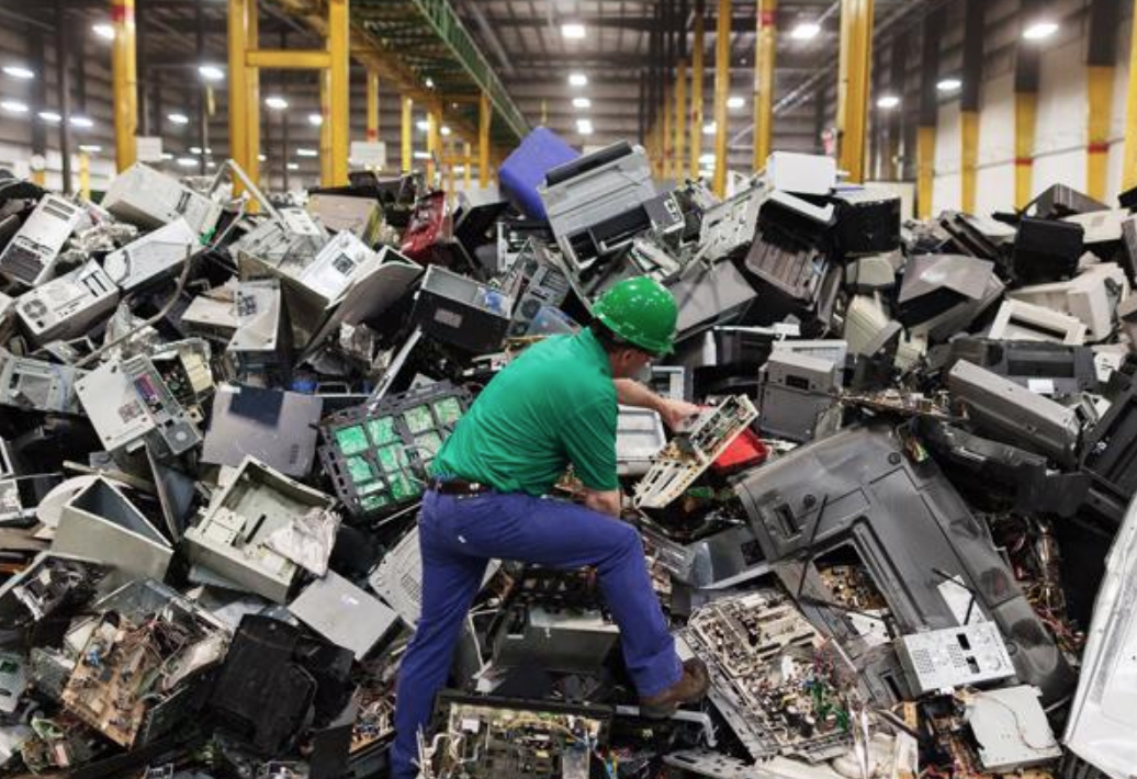 Đông Nam Á với bài toán rác thải điện tử