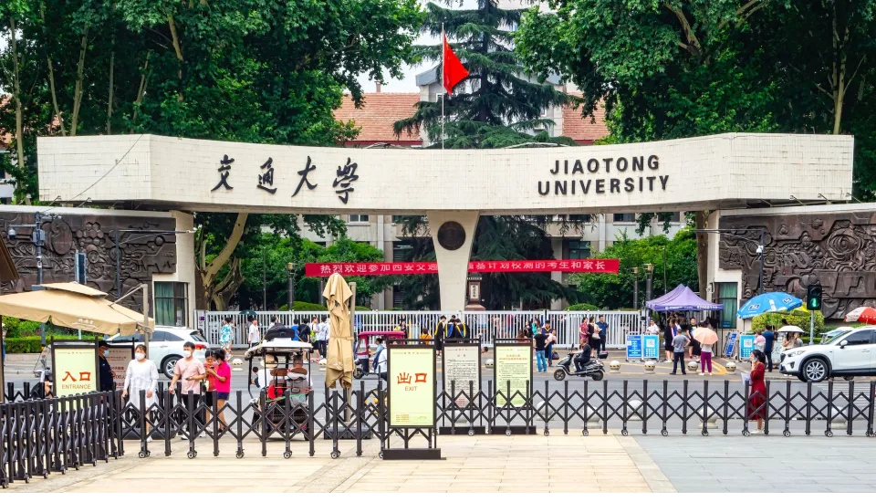 Nỗi lo về sự áp đảo của tiếng Anh trong giáo dục