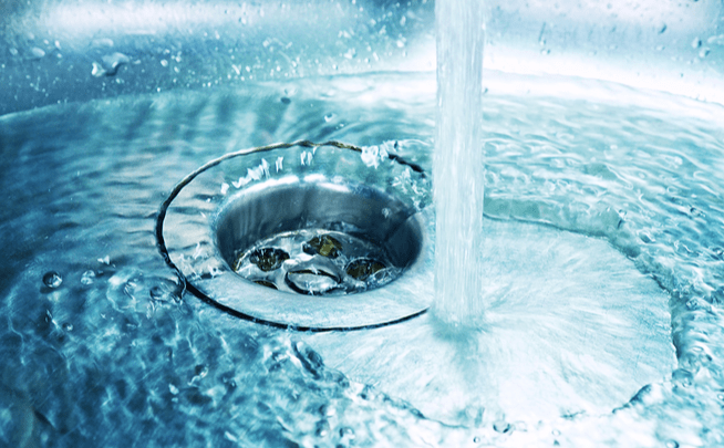 Phá vỡ sự tĩnh tại: Quan sát và giải thích các dao động của nước nhảy tuần hoàn