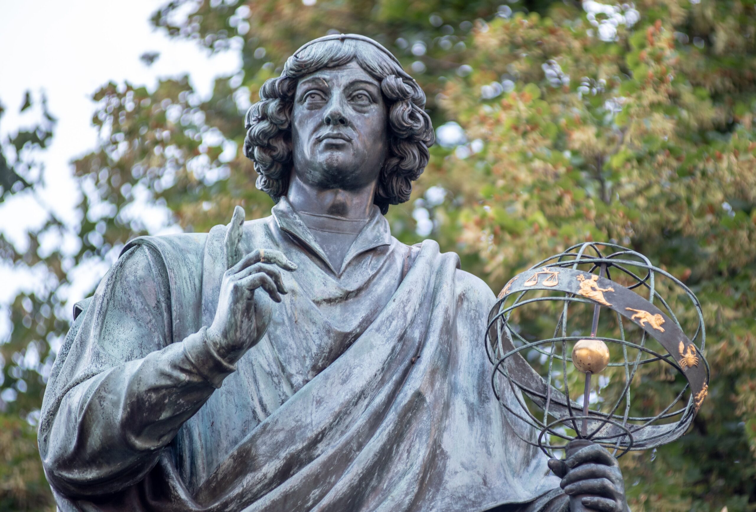 Câu chuyện kỳ lạ về ngôi mộ của Copernicus