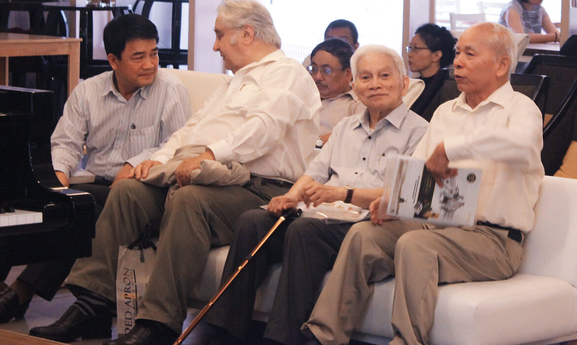 Tia Sáng – Một không gian đối thoại của trí thức