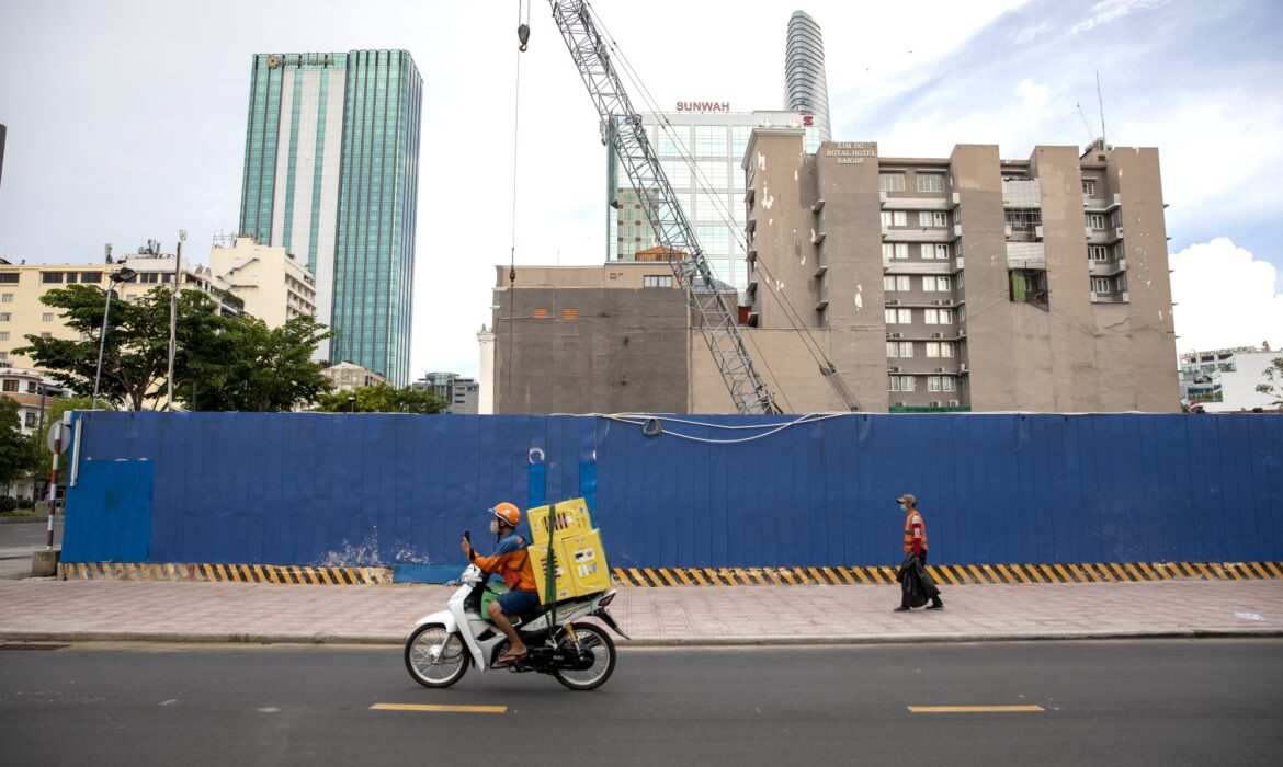 Giải cứu bất động sản: Một bài toán khó