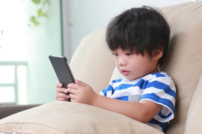 Một số cách để cha mẹ giúp con sử dụng hiệu quả thiết bị thông minh