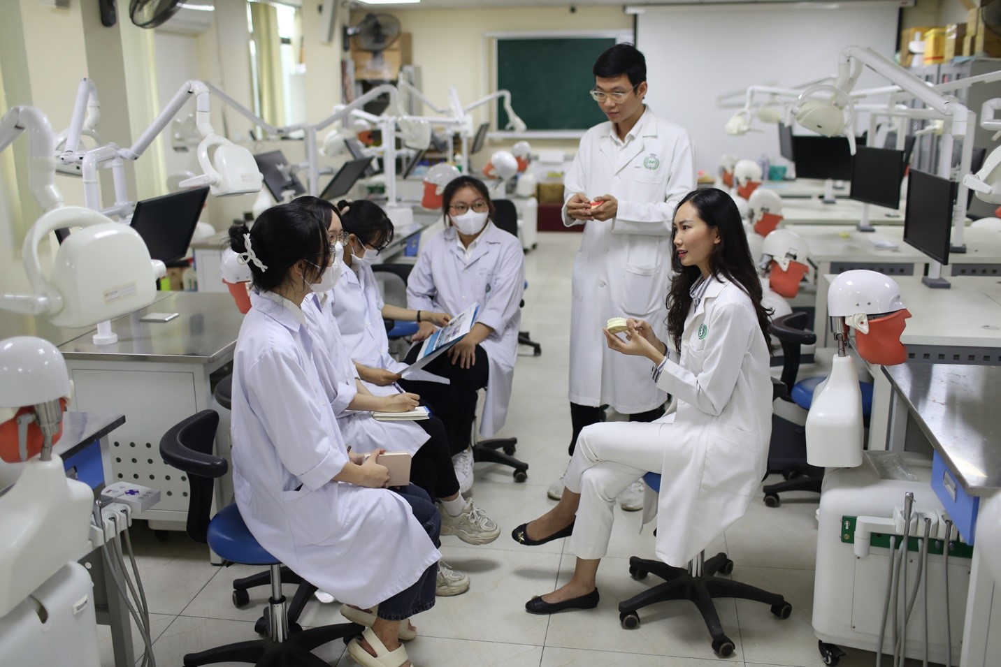 Tự chủ đại học dựa trên học phí ?