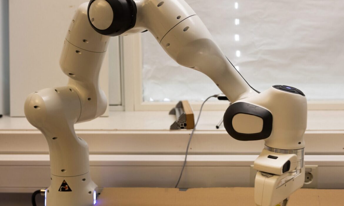 Ứng dụng AI giúp robot thao tác với các vật thể mềm dẻo