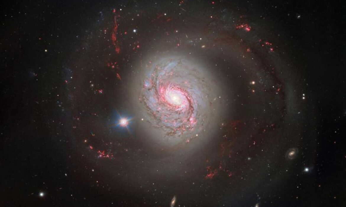 Nắm bắt được hình ảnh chưa từng có về lỗ đen siêu khối lượng đang hoạt động