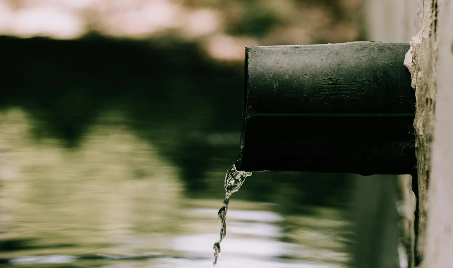 Cách tiếp cận do AI điều hướng tiết lộ nguy cơ ẩn từ các hỗn hợp hóa học trên sông