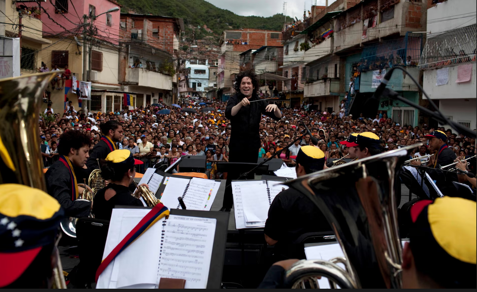 50 năm Dàn nhạc giao hưởng Simón Bolívar: Giờ là lúc ném đá hay tặng hoa?