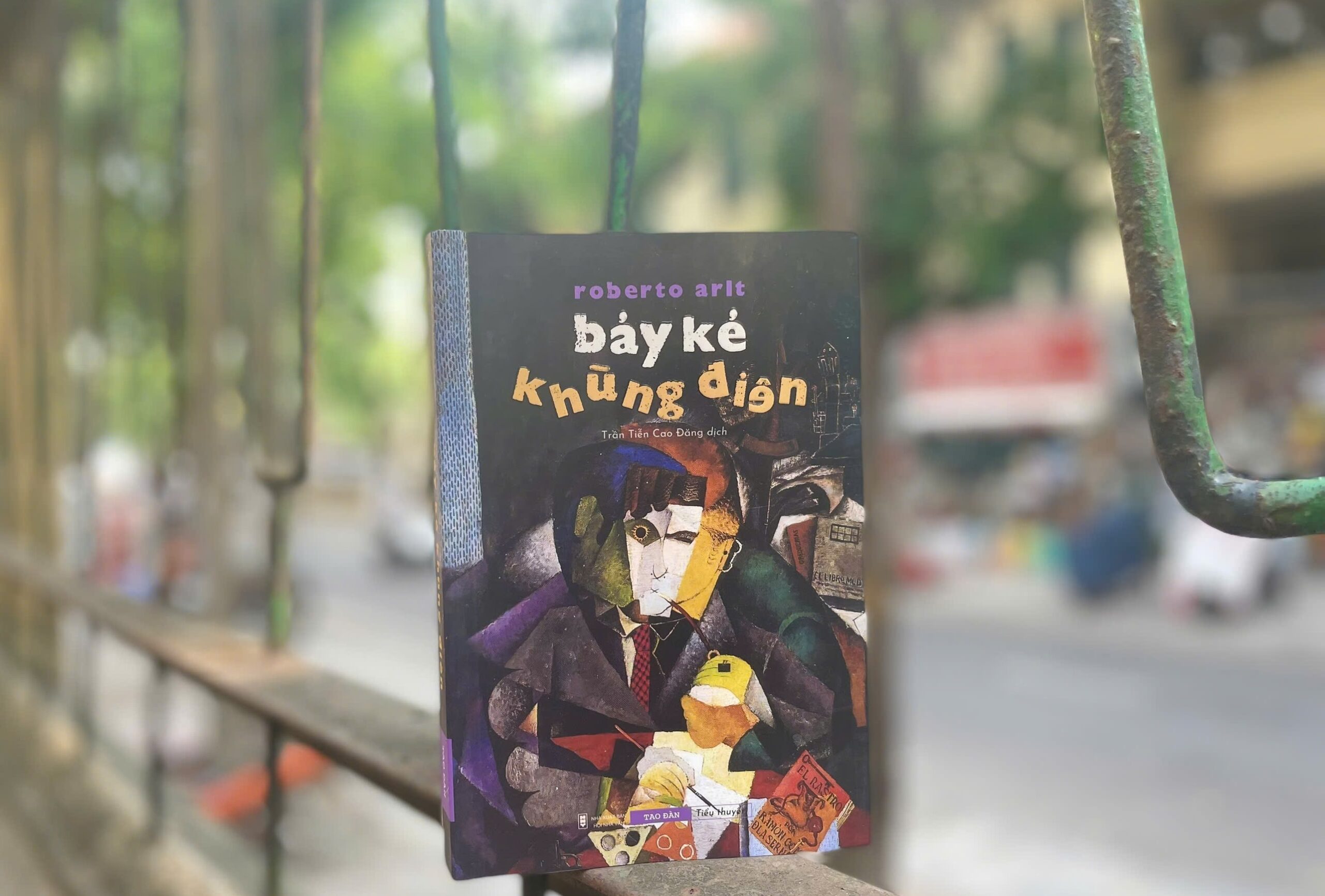 Dịch giả Trần Tiễn Cao Đăng: Những “người bay” định nghĩa lại đạo lý