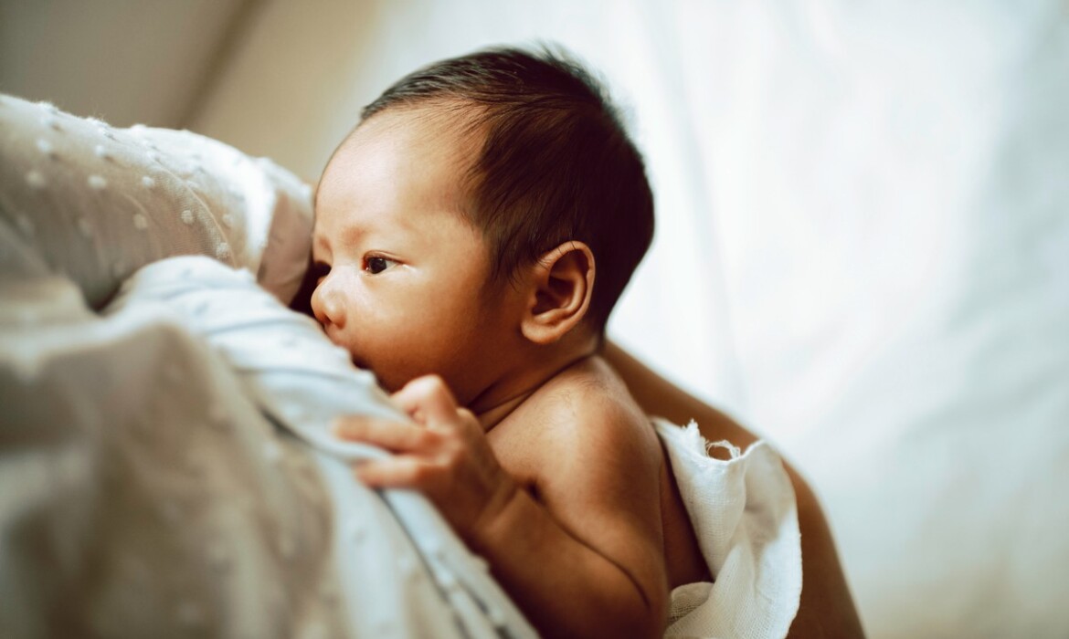 Marketing trực tuyến sản phẩm thay thế sữa mẹ: Vi phạm luật hay không?   