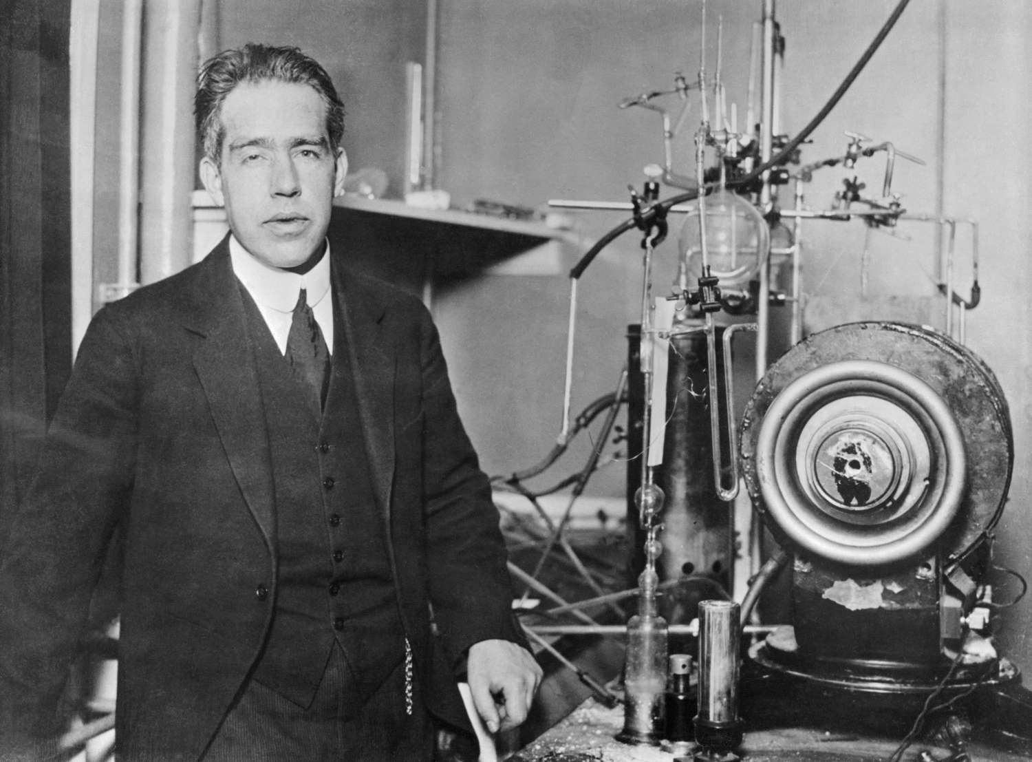 Niels Bohr –  Nhà tư tưởng sâu sắc nhất