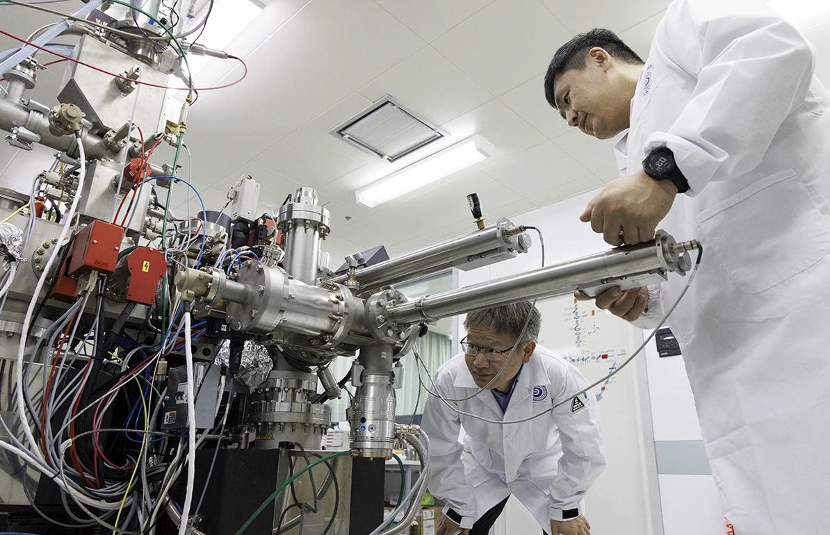 Mảnh thiên thạch hiếm được tìm thấy ở nửa tối của Mặt Trăng