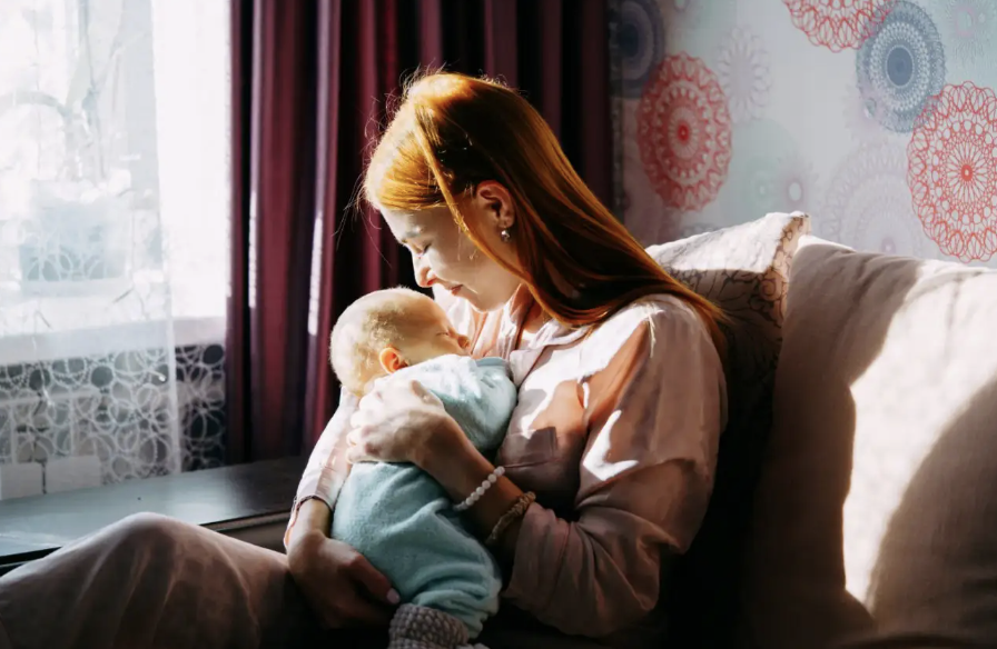 Cho con bú giúp tăng cường tế bào miễn dịch bảo vệ khỏi ung thư vú